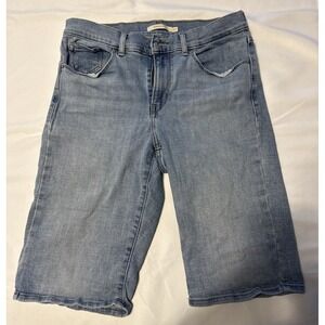 Levi's Bermuda Shorts Womens 27 Light Wash Blue Denim Mid Rise Slim Fit 29969
